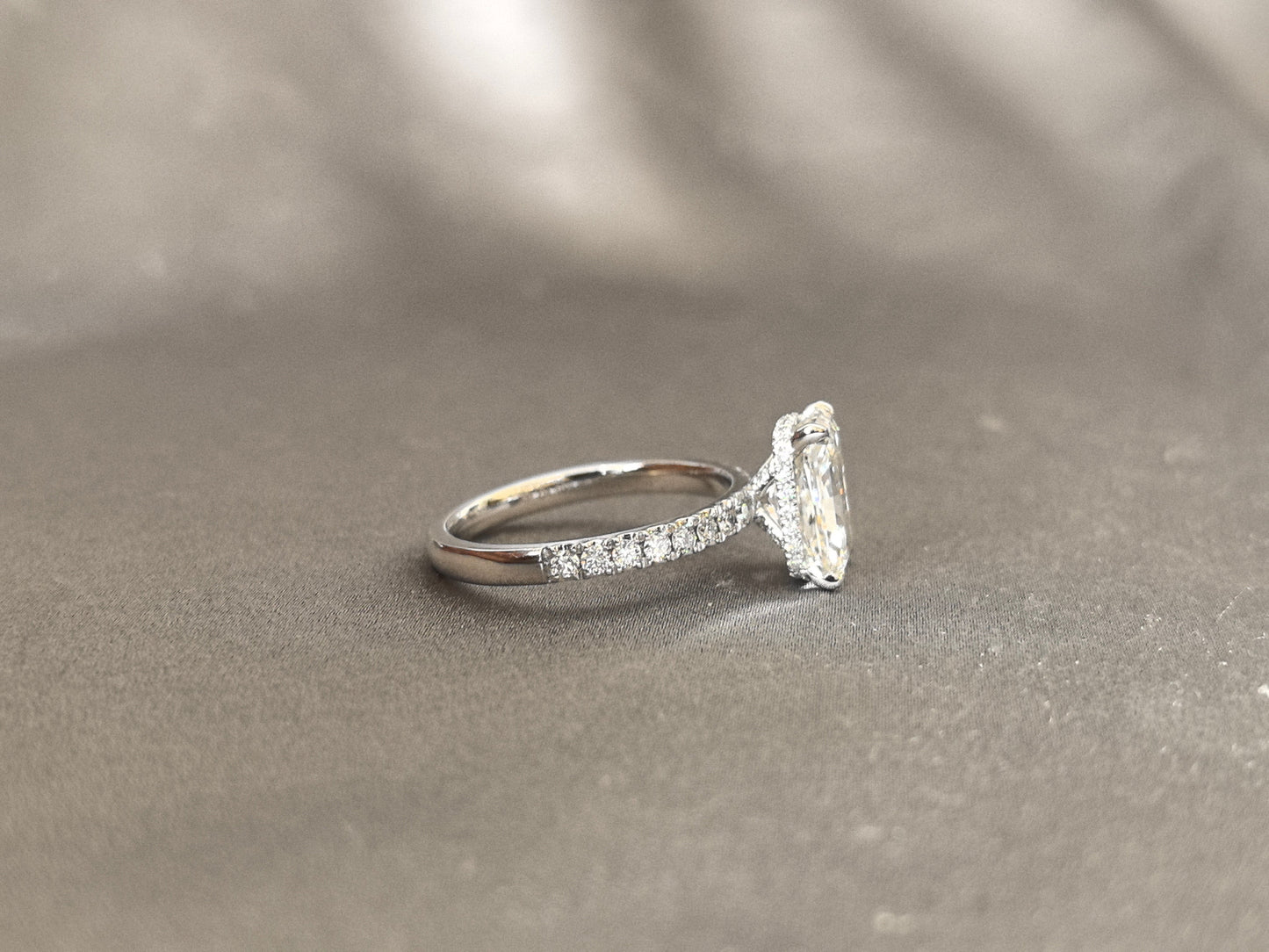 Radiant Diamond - Round Diamond Accents - Round Shank