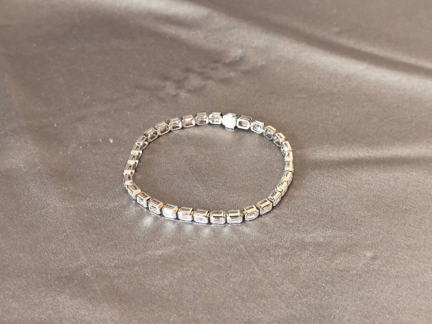 Lab-Grown Diamond Emerald-Cut Bezel Tennis Bracelet - Hypoallergenic Fine Jewelry - Durable Box-Style Clasp Closure