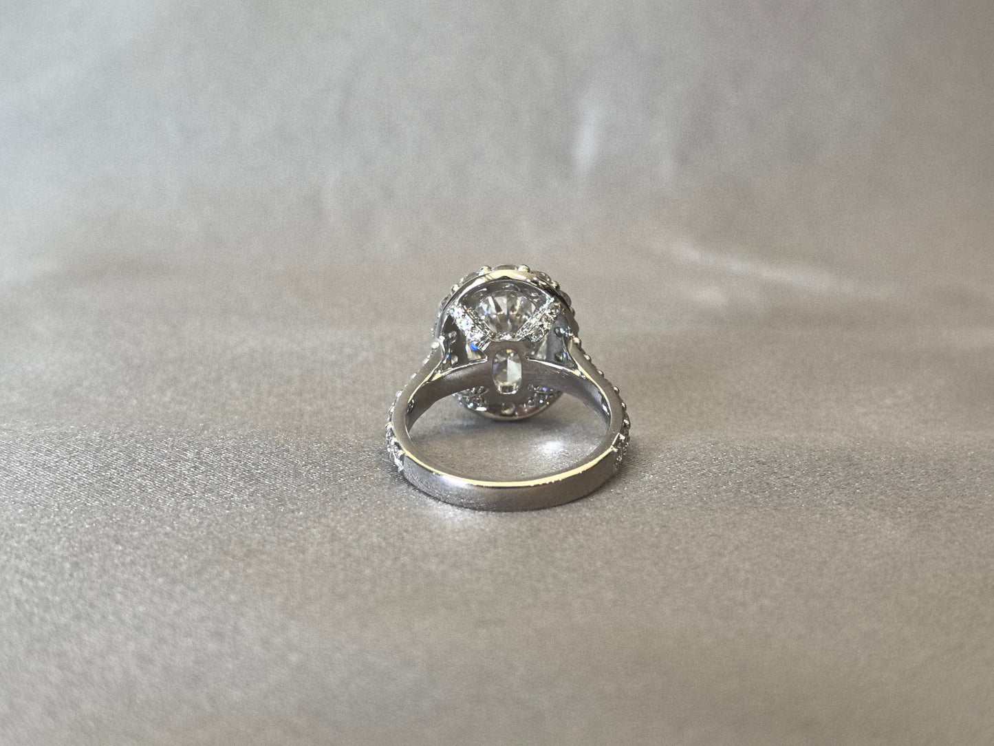 Iconic Oval Halo Ring - Half-Eternity Band - Maximum Brilliance