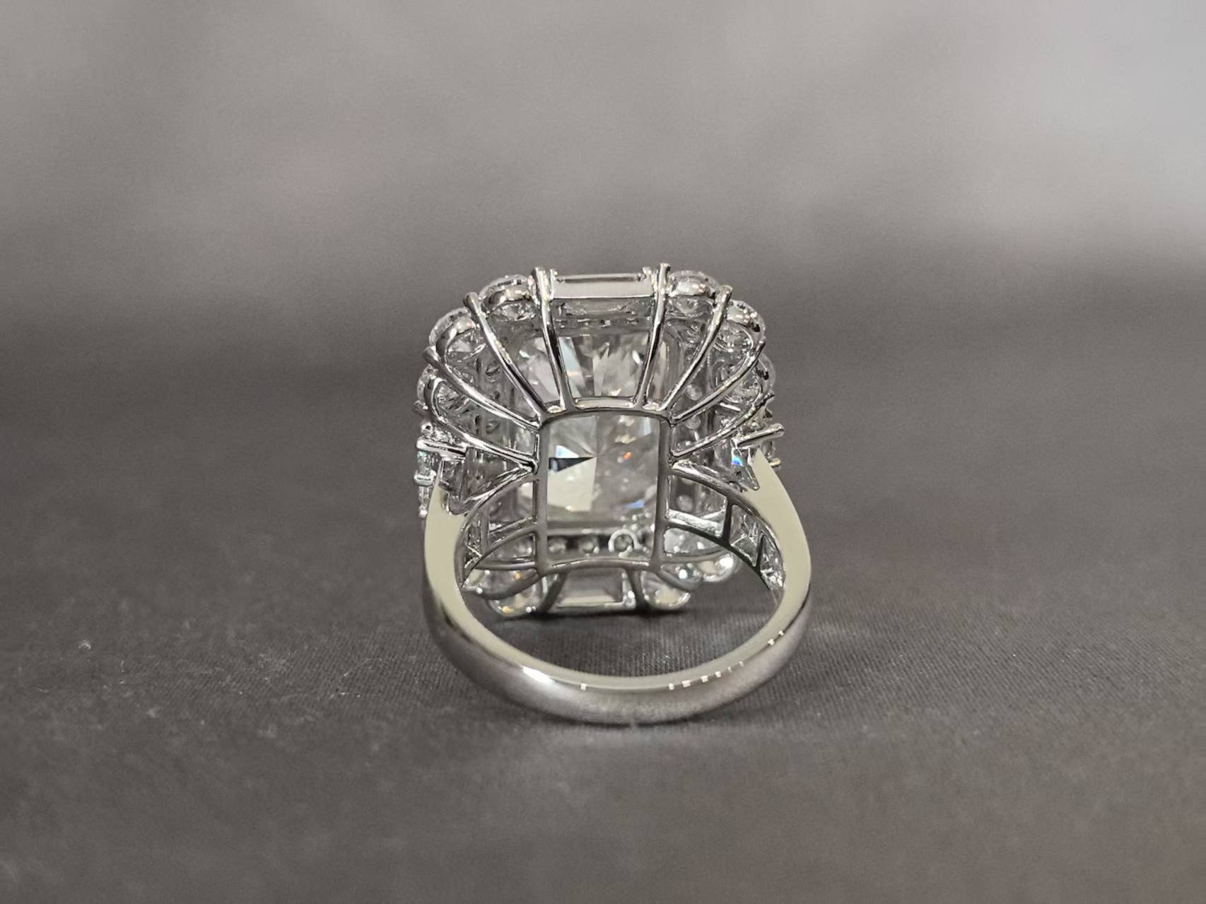 Luxurious Vintage Inlaid Sparkling Ring - Pave Setting - Lab Diamond