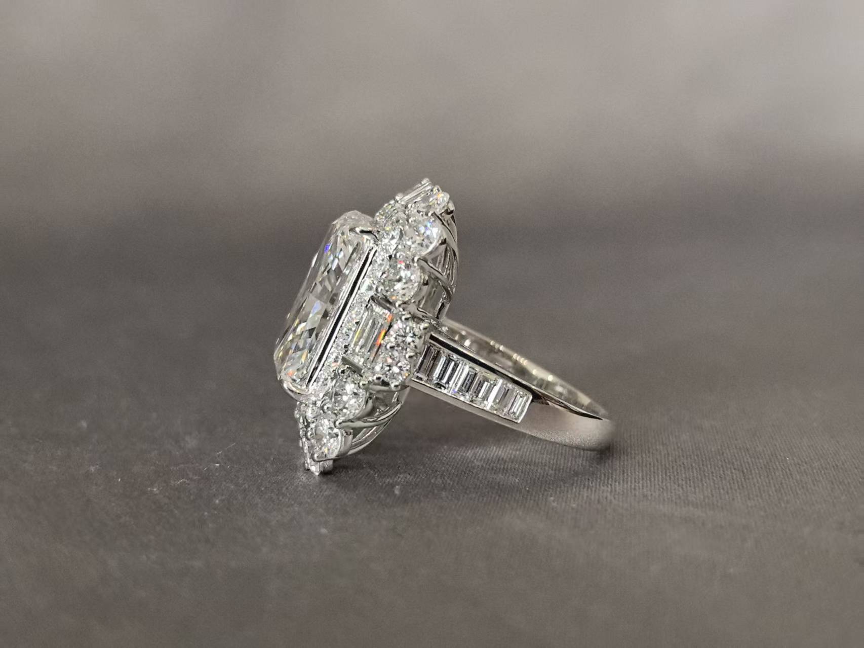 Luxurious Vintage Inlaid Sparkling Ring - Pave Setting - Lab Diamond