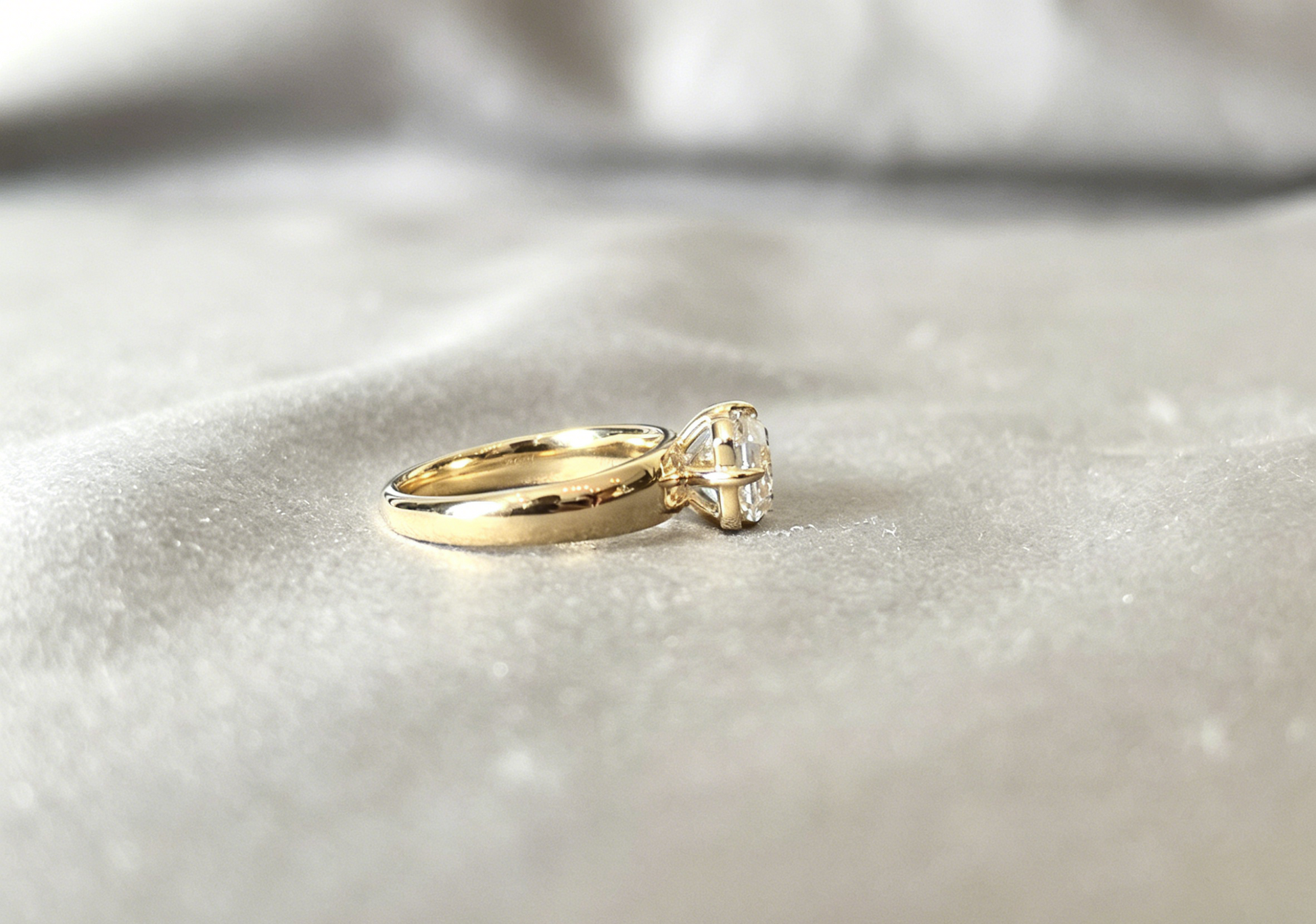 Octagonal Asscher Cut - Lab Diamond Solitaire Ring - Four-Prong Setting