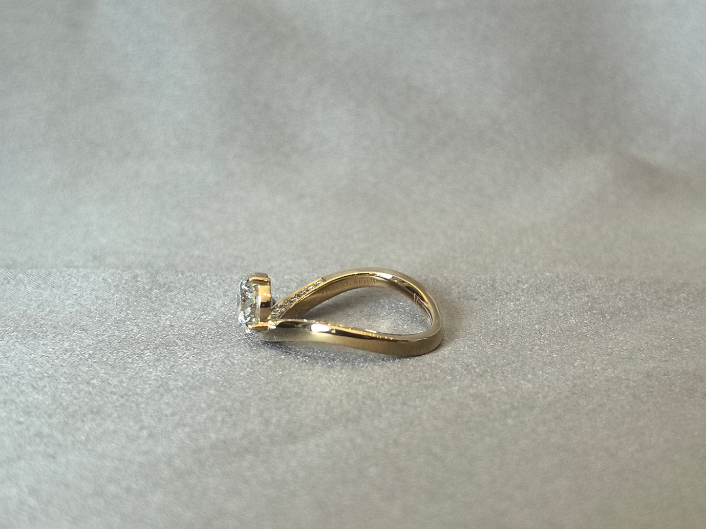 Twisted Pave Band - Round Brilliant Cut - Three-Prong Setting
