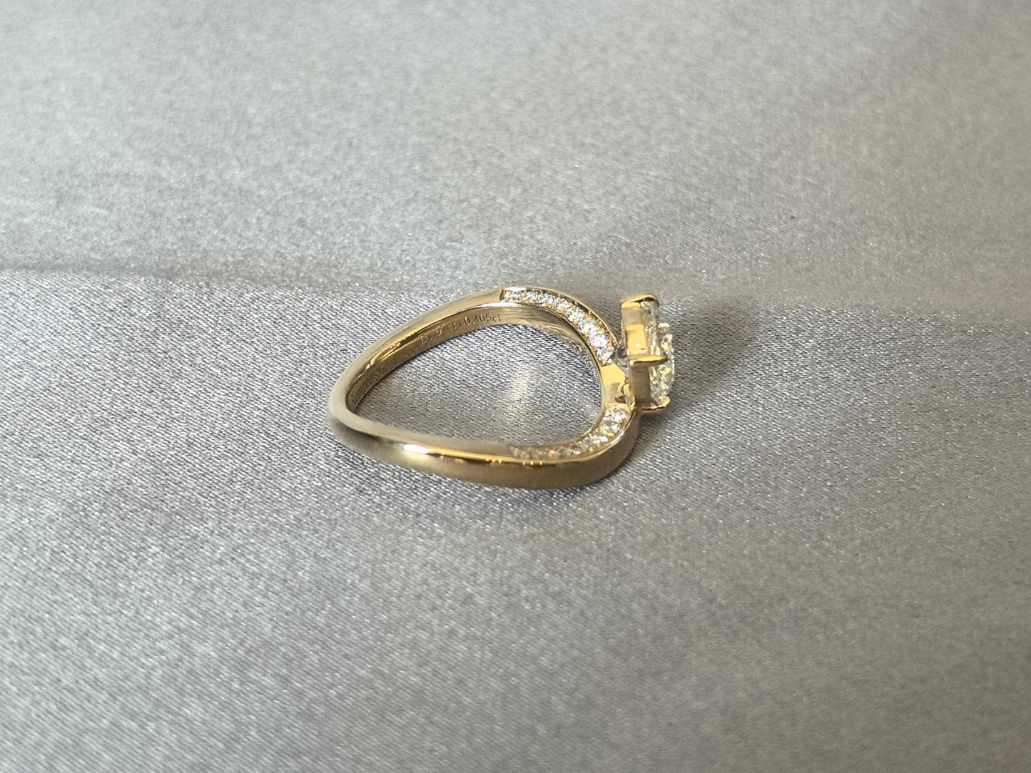 Twisted Pave Band - Round Brilliant Cut - Three-Prong Setting