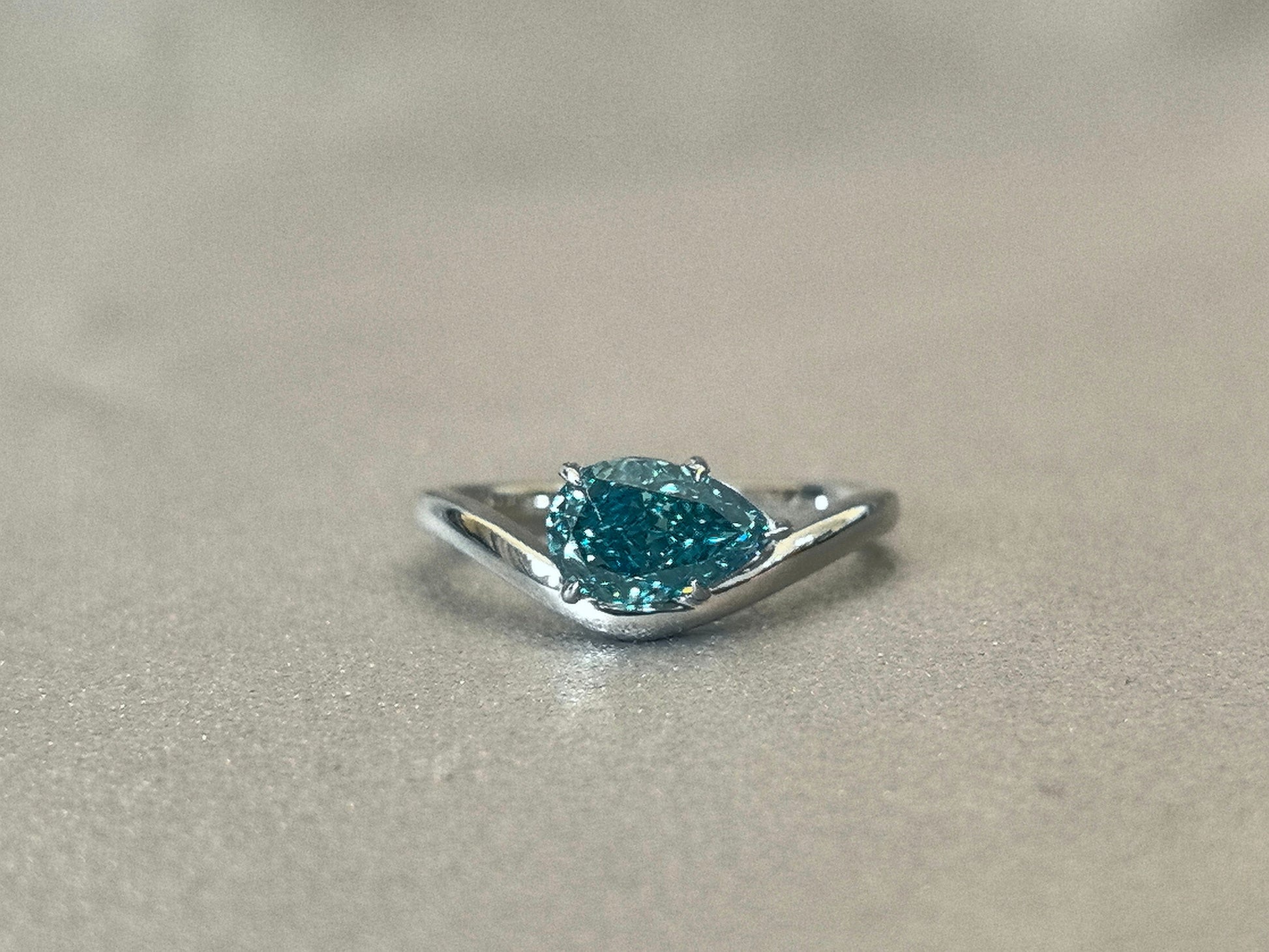Blue Pear-Shaped Solitaire Lab Diamond Ring in 14K Gold pinky ring
