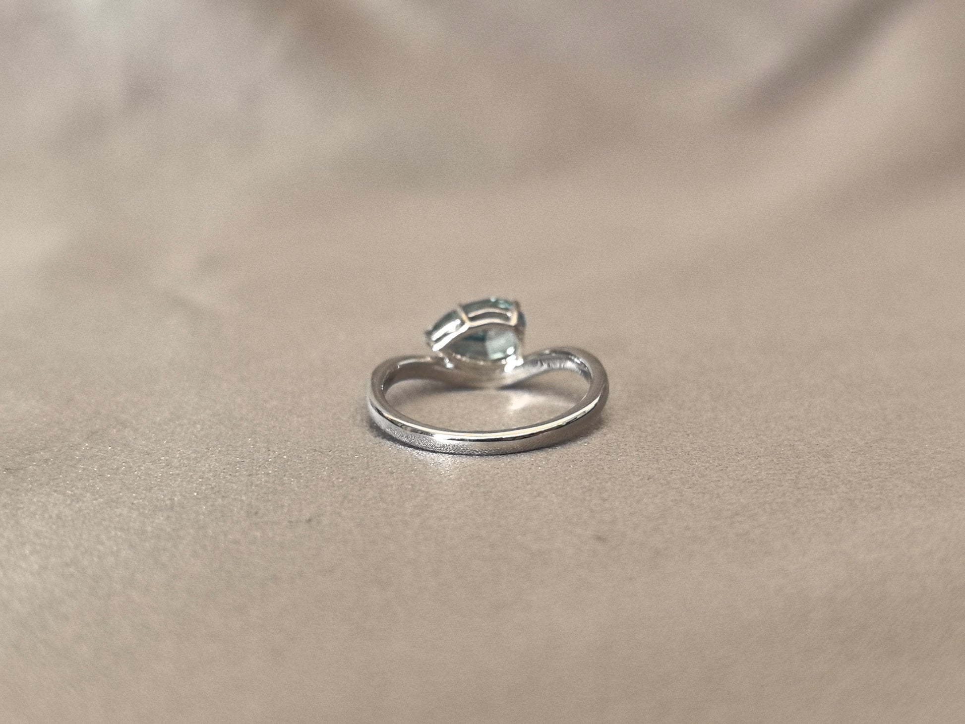 Blue Pear-Shaped Solitaire Lab Diamond Ring in 14K Gold pinky ring