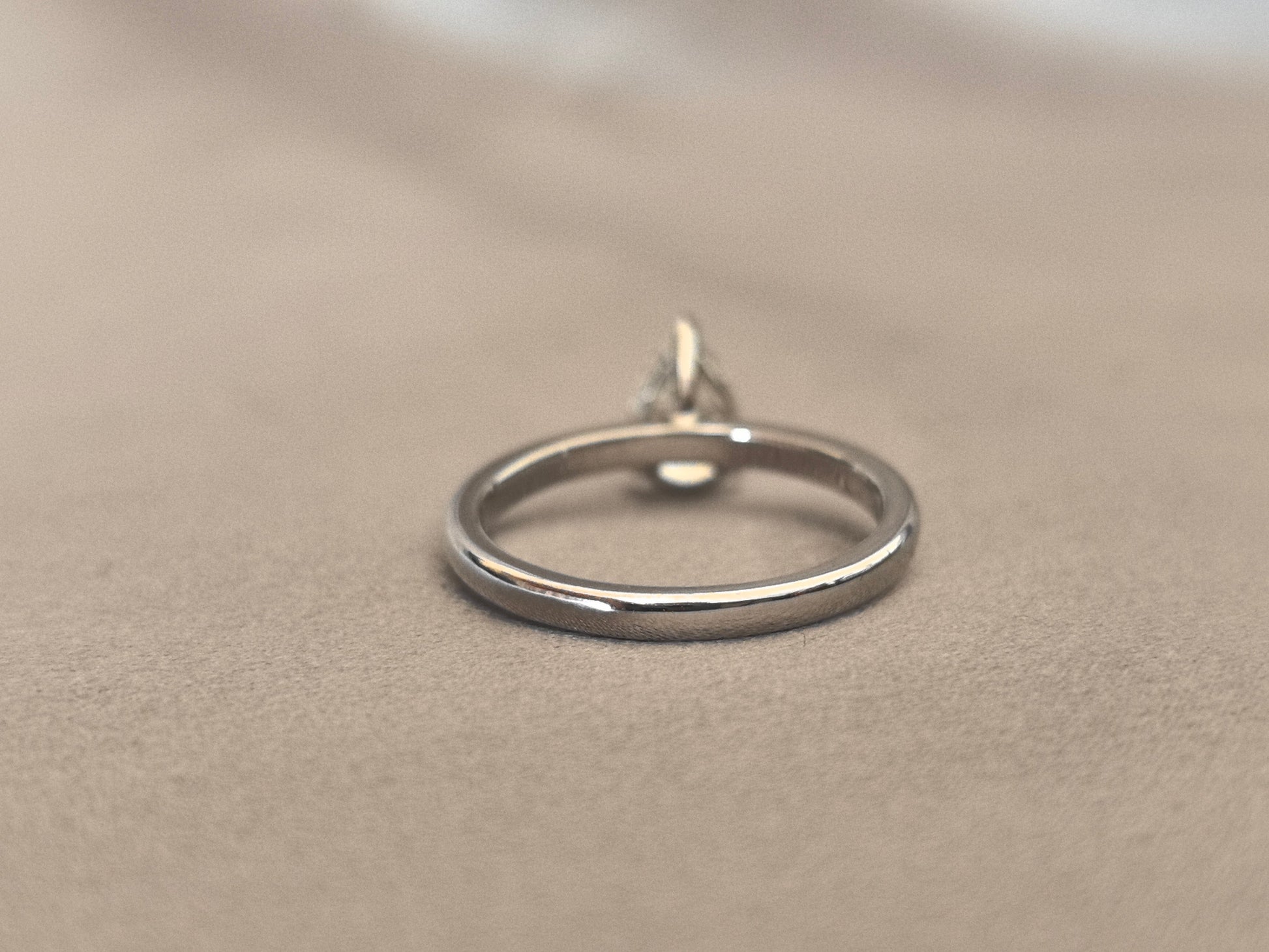 Pear-Shaped Lab-Grown Diamond Ring - Minimalist Design - 14K Gold