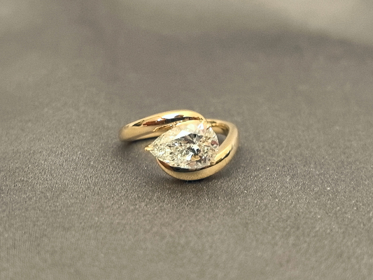 Lab-Grown Pear-Cut Diamond Pinky Ring with Surrounding Design - Twisted Band - 14K Gold