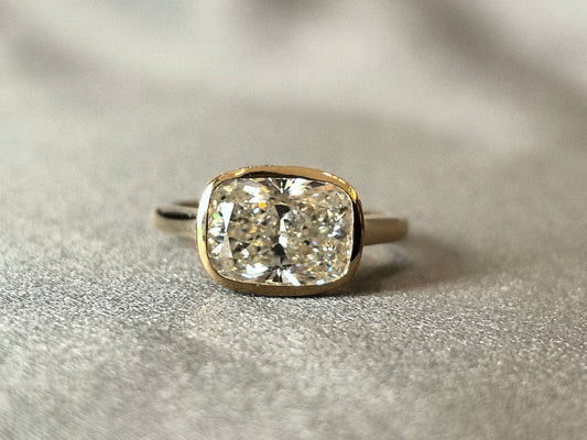 Radiant Cut - Bezel Setting - Horizontal Design