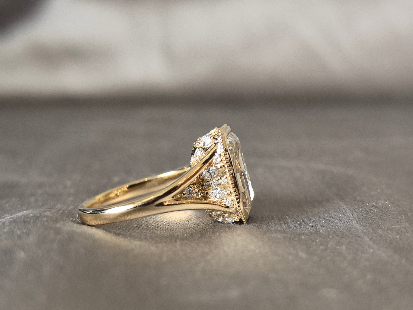 Luxury Vintage Inlaid Radien Ring - Pave Inlaid - Lab Diamond