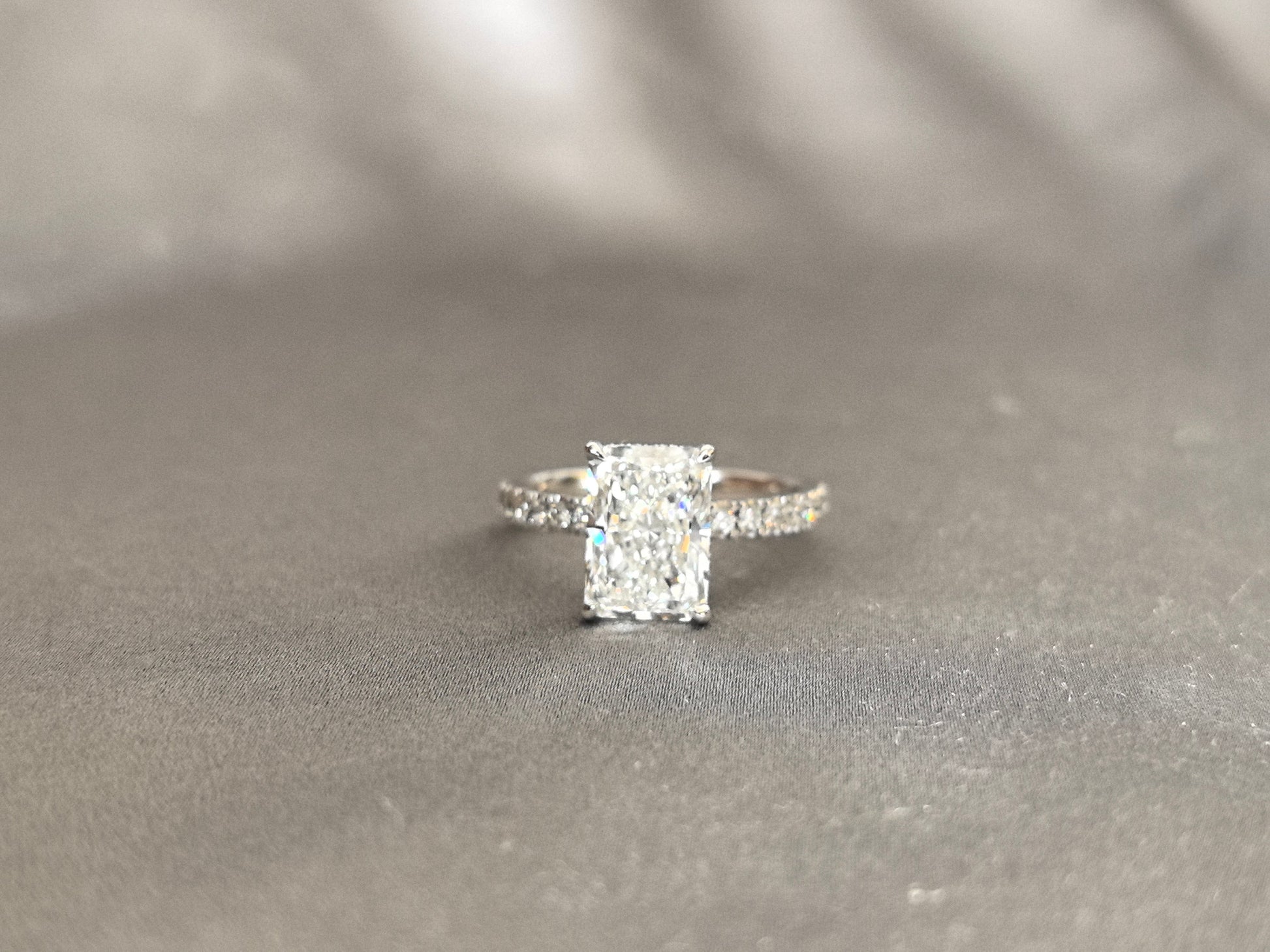 Radiant Diamond - Round Diamond Accents - Round Shank