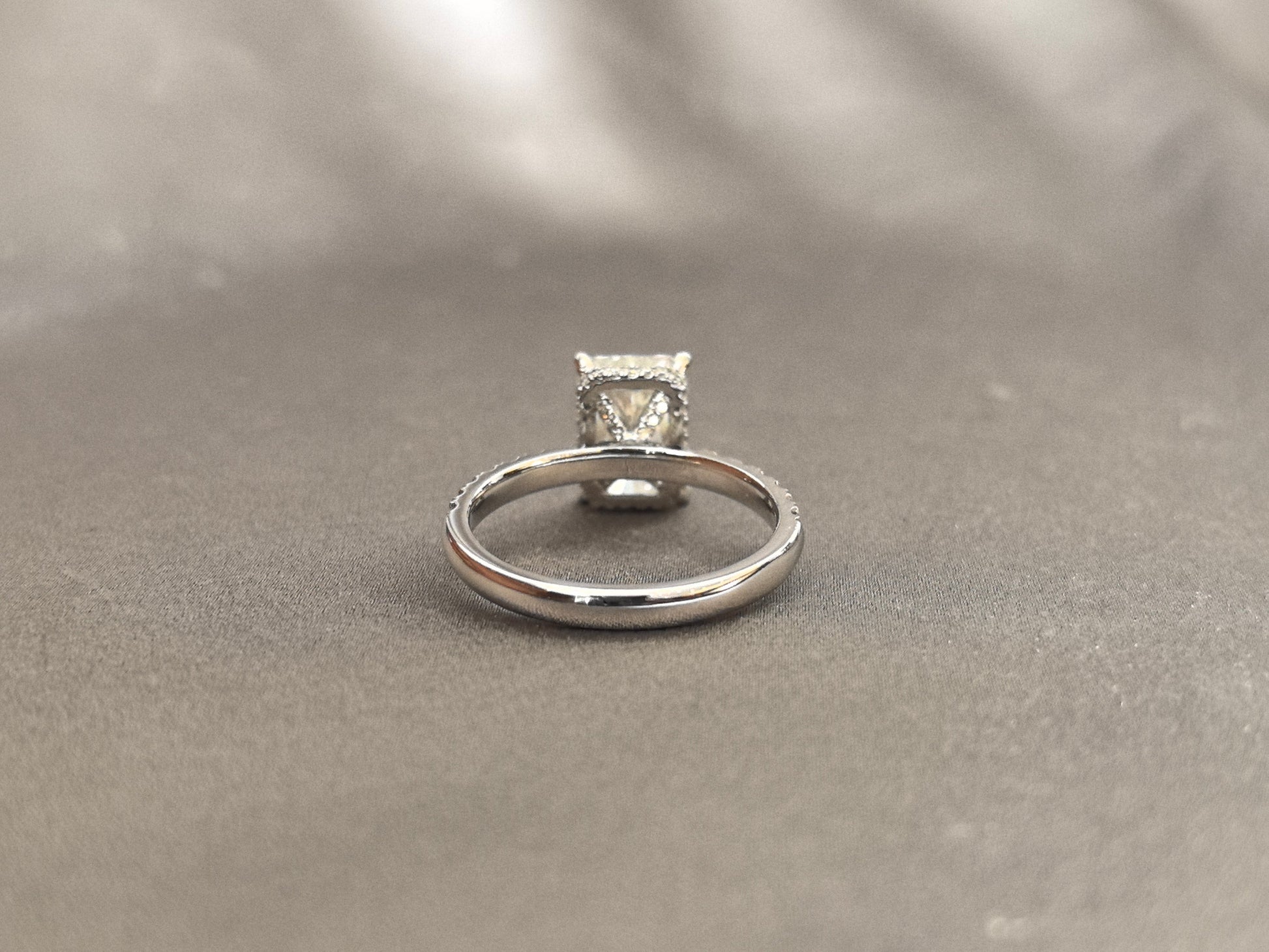 Radiant Diamond - Round Diamond Accents - Round Shank