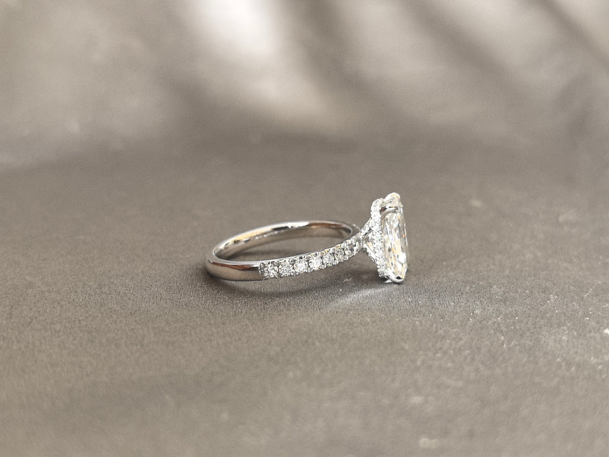 Radiant Diamond - Round Diamond Accents - Round Shank