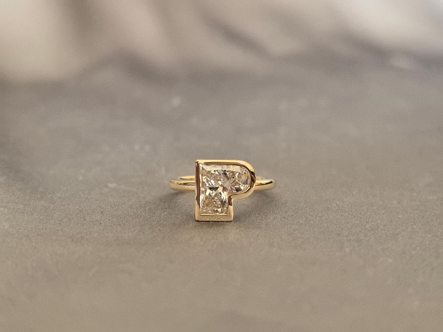 Letter P-shaped bezel-set lab diamond ring - Princess-cut diamond initial ring - Personalized alphabet diamond