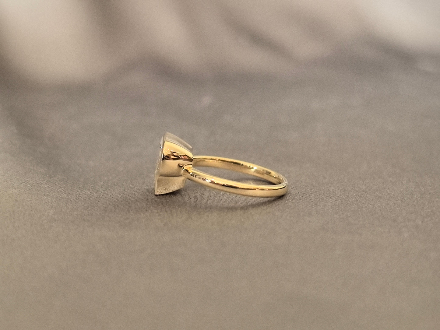 Letter P-shaped bezel-set lab diamond ring - Princess-cut diamond initial ring - Personalized alphabet diamond
