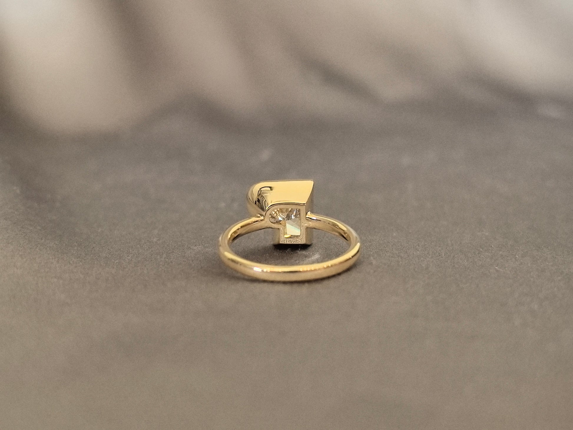 Letter P-shaped bezel-set lab diamond ring - Princess-cut diamond initial ring - Personalized alphabet diamond