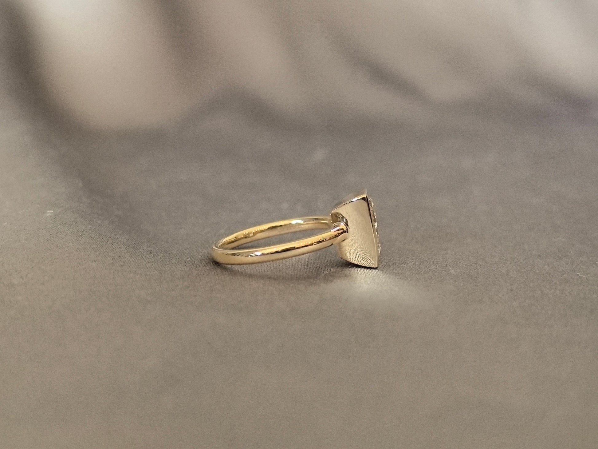 Letter P-shaped bezel-set lab diamond ring - Princess-cut diamond initial ring - Personalized alphabet diamond
