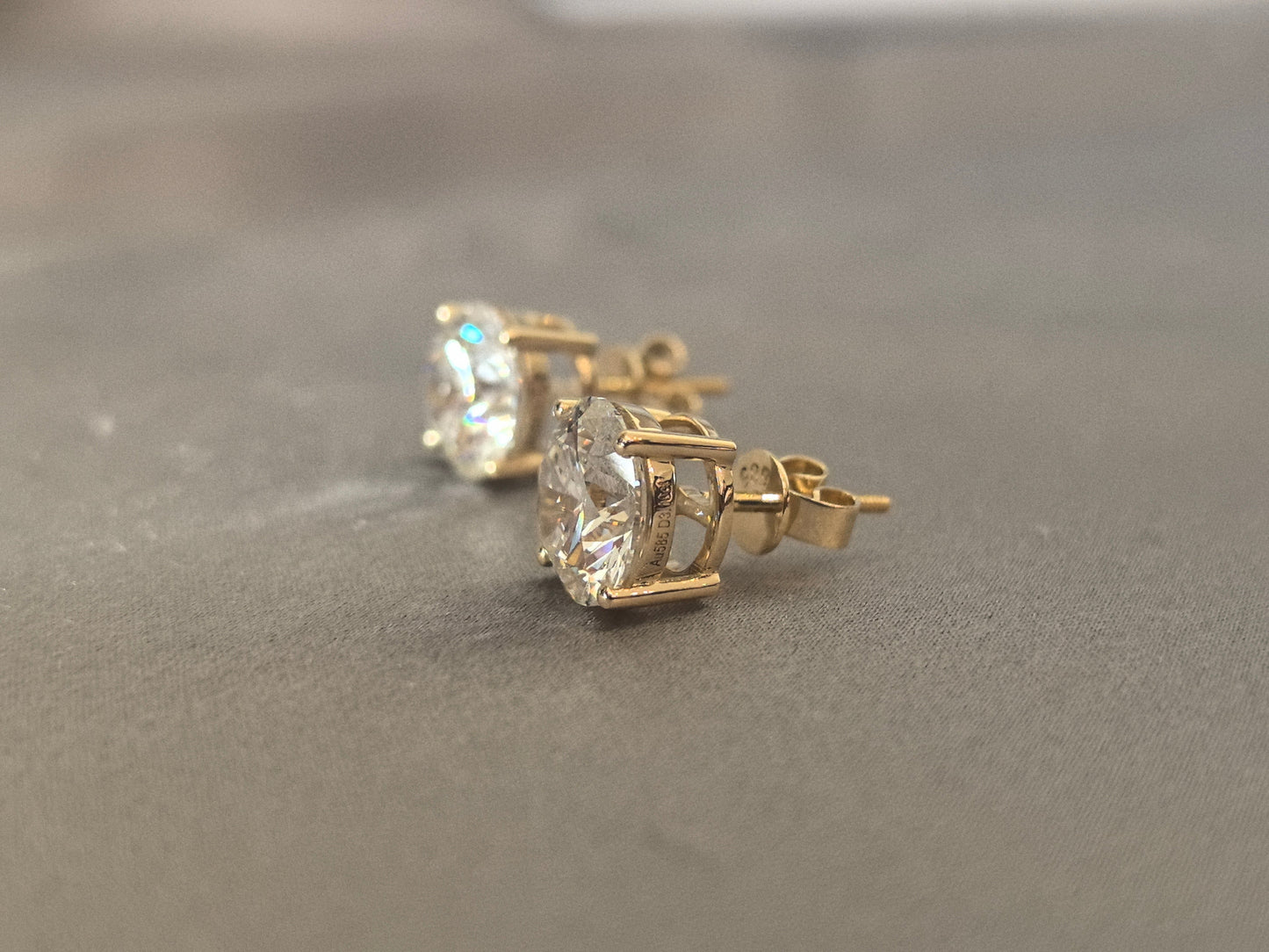 Round brilliant-cut lab diamond stud earrings - 4-Prong Set - Low-profile design for comfort