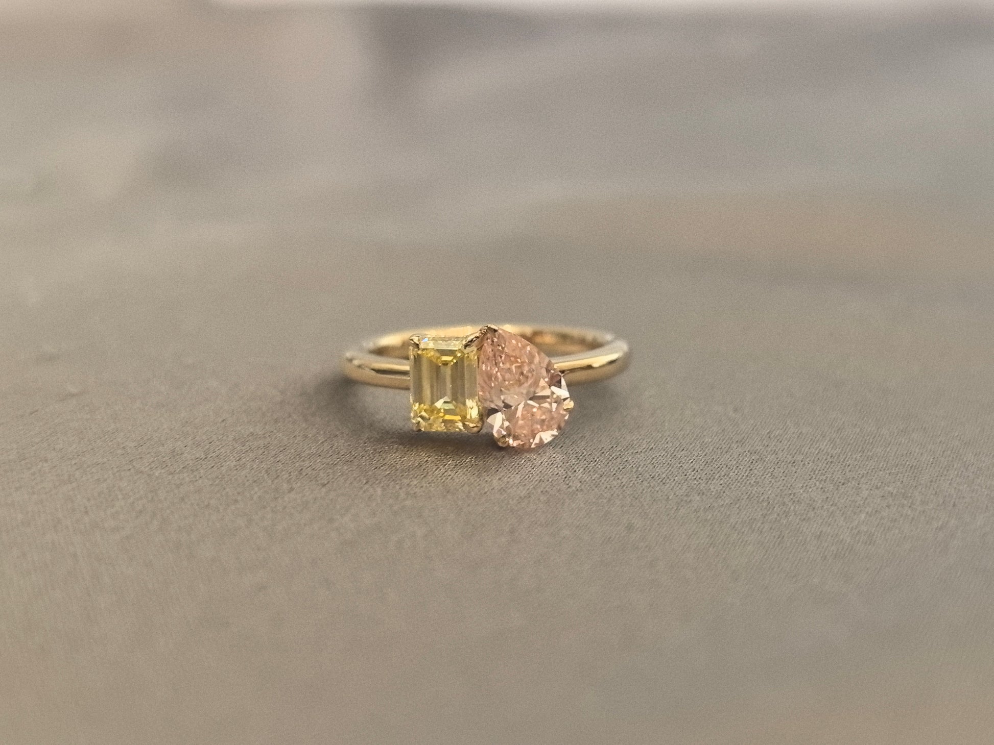 Toi et moi yellow and pink diamond ring - Emerald-cut yellow and pear-cut - 4-prong set