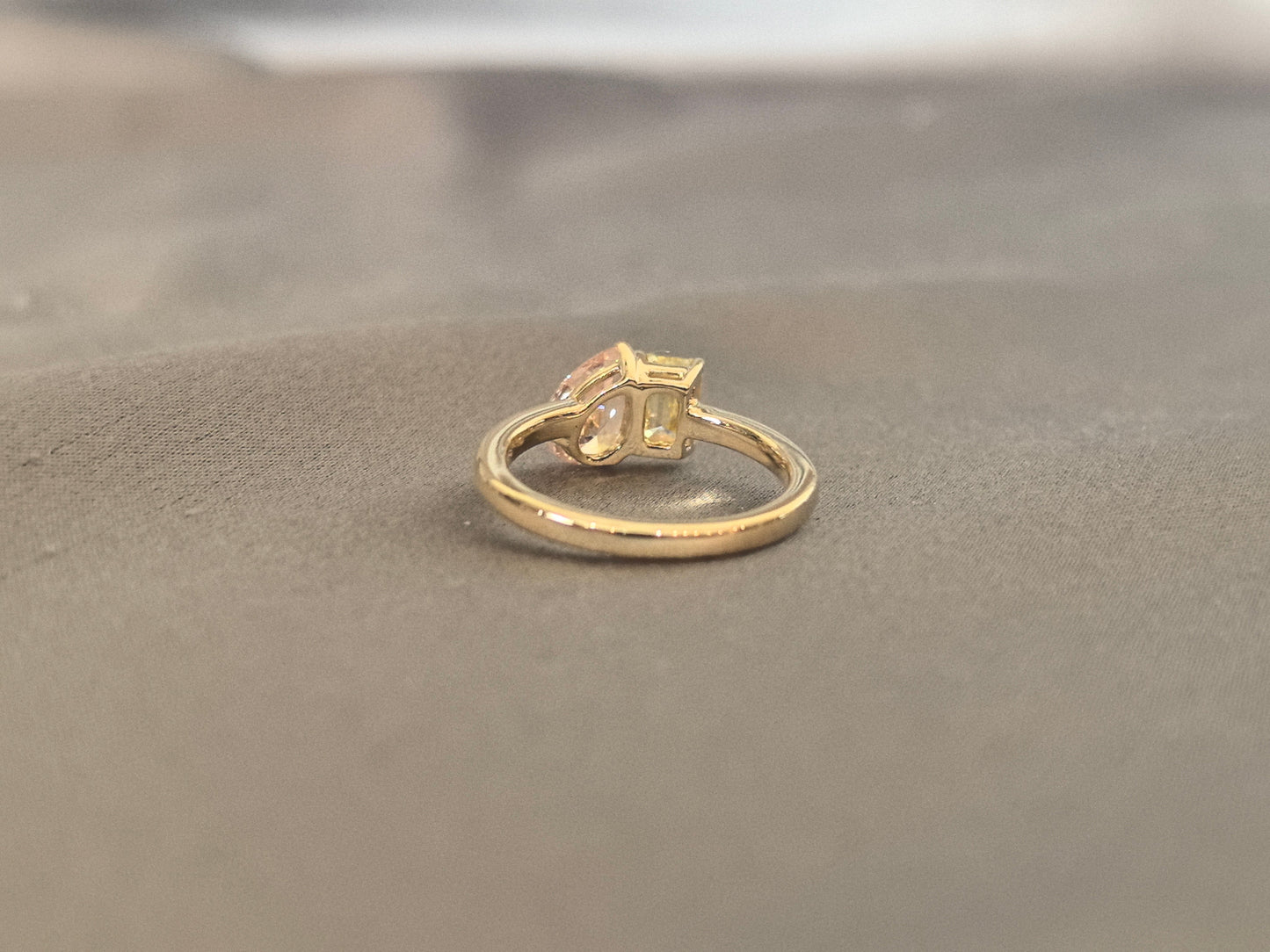 Toi et moi yellow and pink diamond ring - Emerald-cut yellow and pear-cut - 4-prong set
