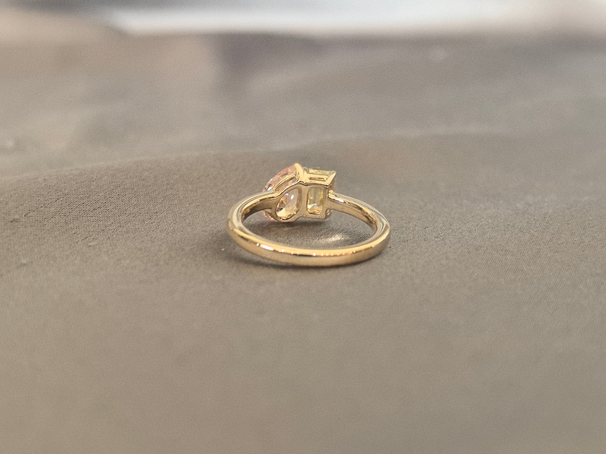 Toi et moi yellow and pink diamond ring - Emerald-cut yellow and pear-cut - 4-prong set