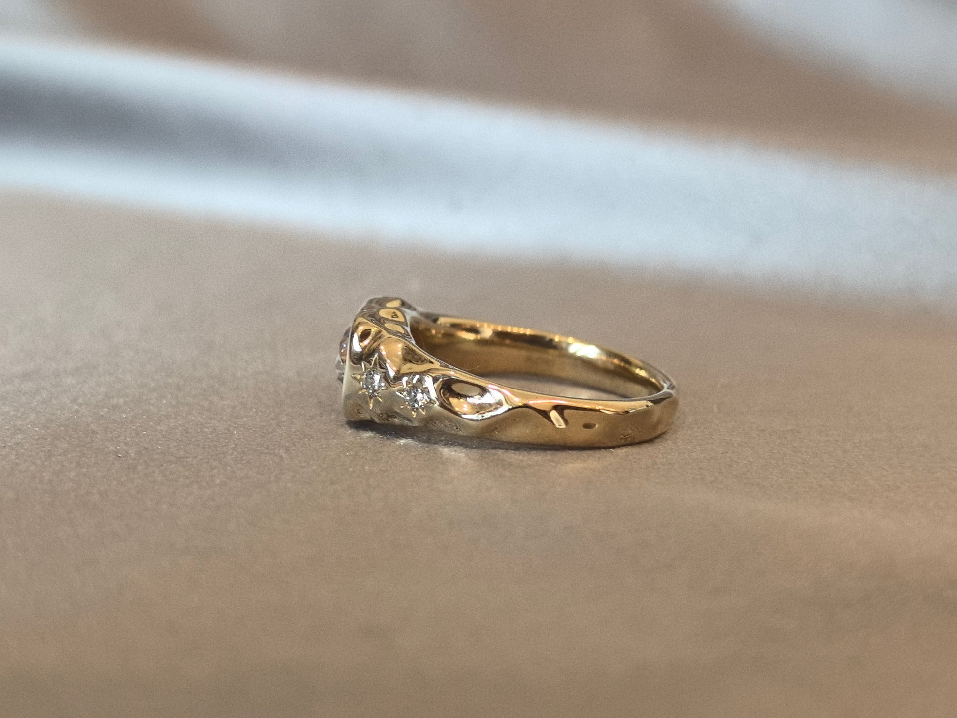 Oval-cut lab diamond signet ring - Bezel Set - Brown diamond