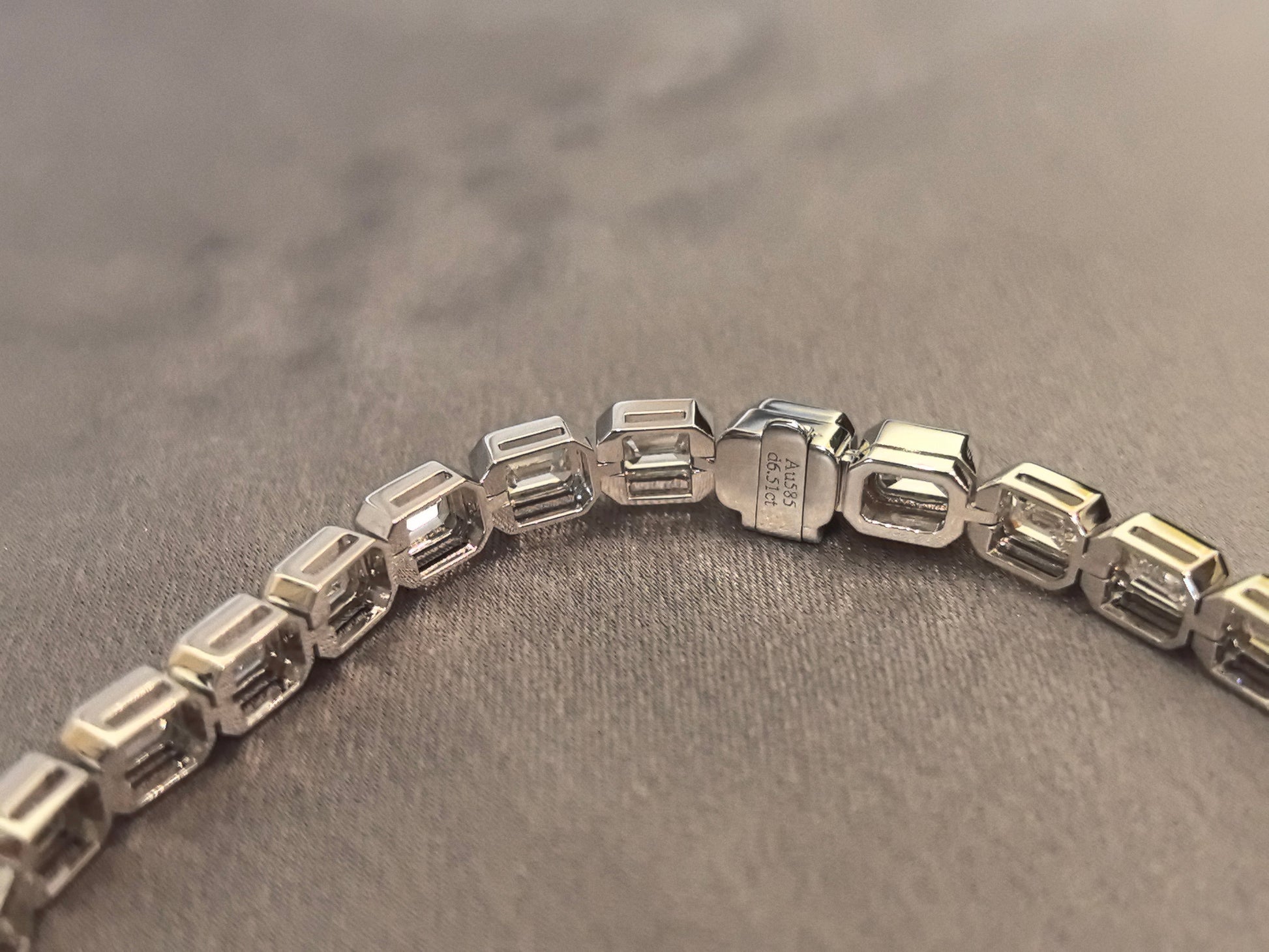 Lab-Grown Diamond Emerald-Cut Bezel Tennis Bracelet - Hypoallergenic Fine Jewelry - Durable Box-Style Clasp Closure