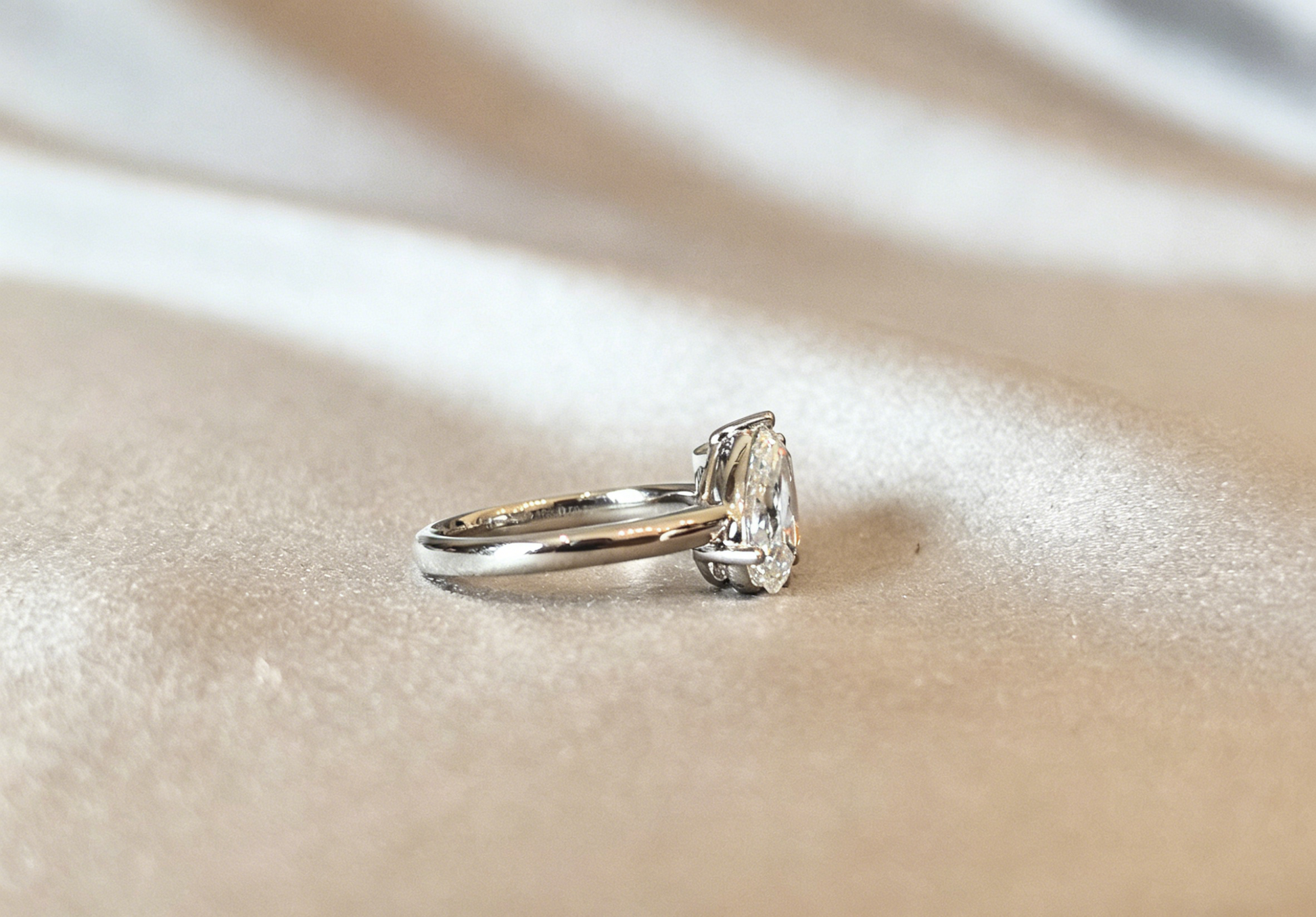 Pear-cut and emerald-cut lab diamond ring - Secure prong-set - Two-tone pink diamond statement ring